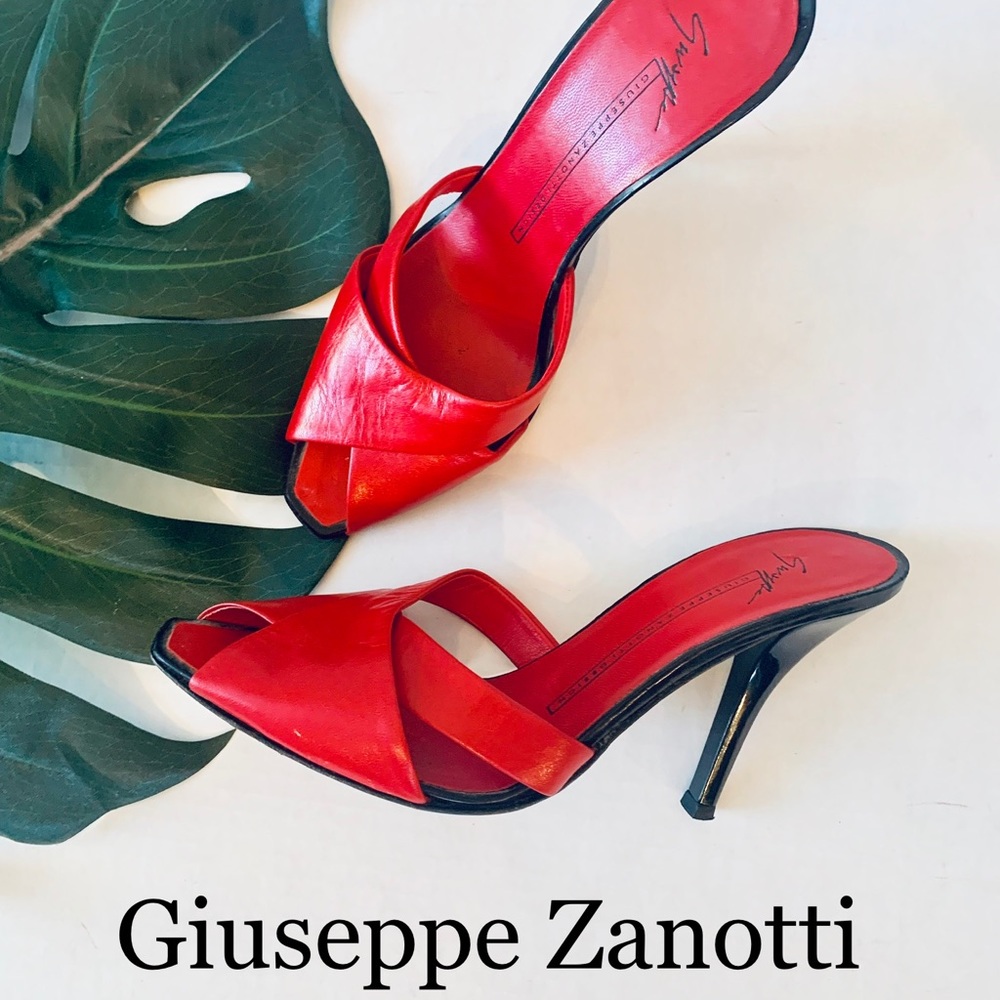 ❤️ Sexy Giuseppe Zanotti crossover square tip mule
